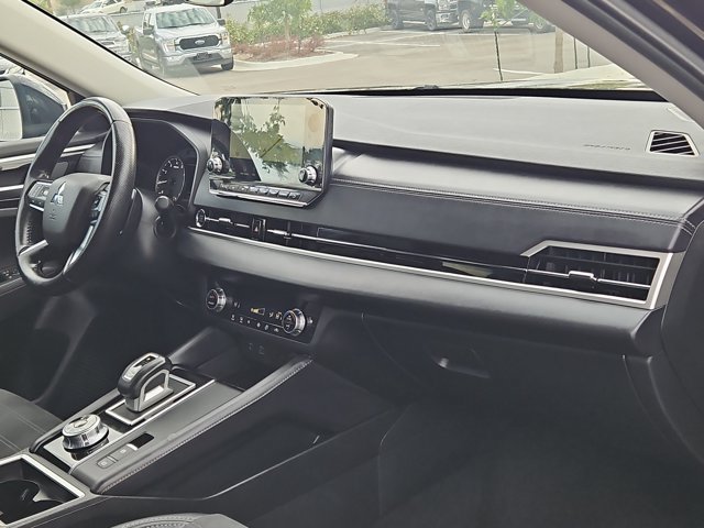 Used 2024 Mitsubishi Outlander SE FWD image 23