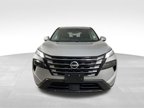 Used 2025 Nissan Rogue SV FWD image 3