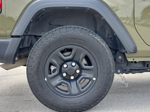 Used 2025 Jeep Wrangler Sport AWD/4WD image 22
