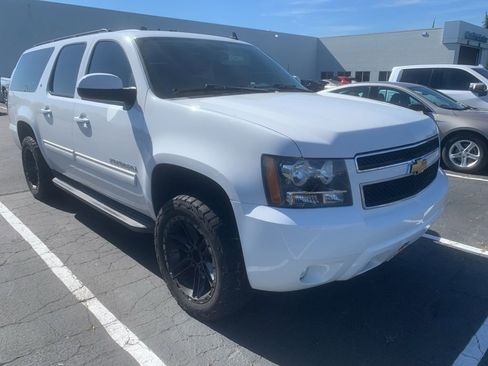 Used 2012 Chevrolet Suburban LT AWD/4WD image 5