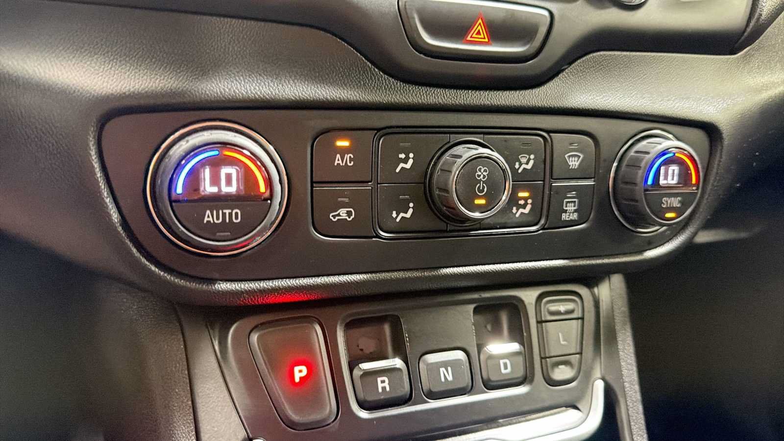Used 2019 GMC Terrain SLT FWD image 21