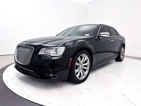 Used 2018 Chrysler 300 Limited image 9