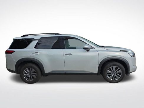 Used 2024 Nissan Pathfinder SV AWD/4WD image 10