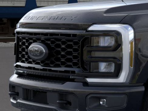 New 2026 Ford F250 4x4 Crew Cab Super Duty image 17