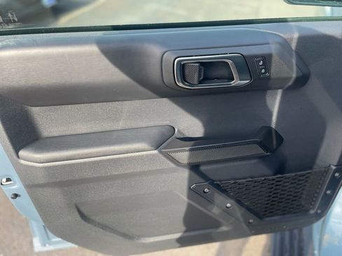 Used 2025 Ford Bronco Outer Banks image 12