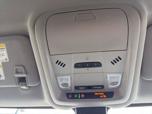 Used 2020 Chevrolet Equinox LT image 33