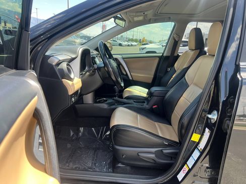 Used 2018 Toyota RAV4 XLE w/ Convenience Package AWD/4WD image 12