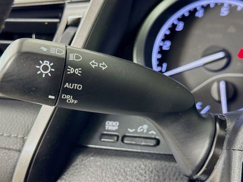 Used 2022 Toyota Camry LE FWD image 7