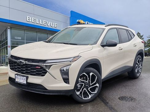 Used 2026 Chevrolet Trax RS w/ Sunroof Package image 1