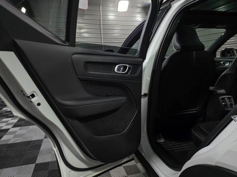 Used 2021 Volvo XC40 P8 Recharge w/ Advanced Package image 36