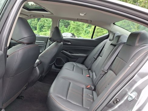 Certified 2024 Nissan Altima 2.5 SR w/ SR Premium Package FWD image 10
