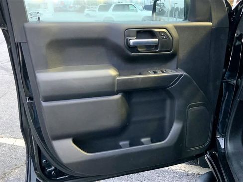 Used 2020 Chevrolet Silverado 1500 Custom w/ Custom Value Package image 20