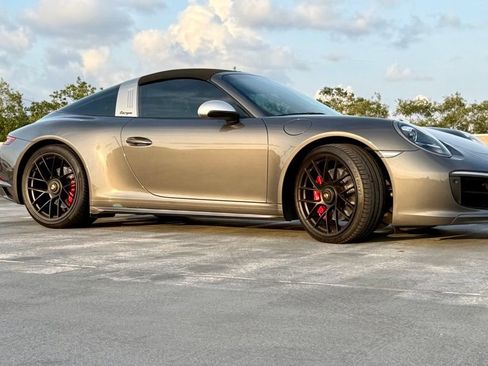Used 2019 Porsche 911 Targa 4 GTS AWD/4WD image 13