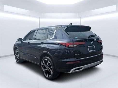 New 2025 Mitsubishi Outlander SE image 5