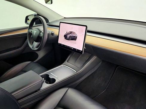 Used 2023 Tesla Model Y Long Range AWD/4WD image 30