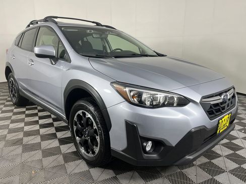 Used 2023 Subaru Crosstrek 2.0i Premium image 3