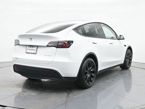 Used 2023 Tesla Model Y Long Range AWD/4WD image 5