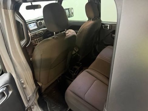 Used 2021 Jeep Gladiator Sport AWD/4WD image 31