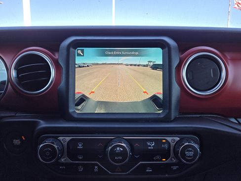 Used 2023 Jeep Gladiator Rubicon w/ Trailer Tow Package image 33