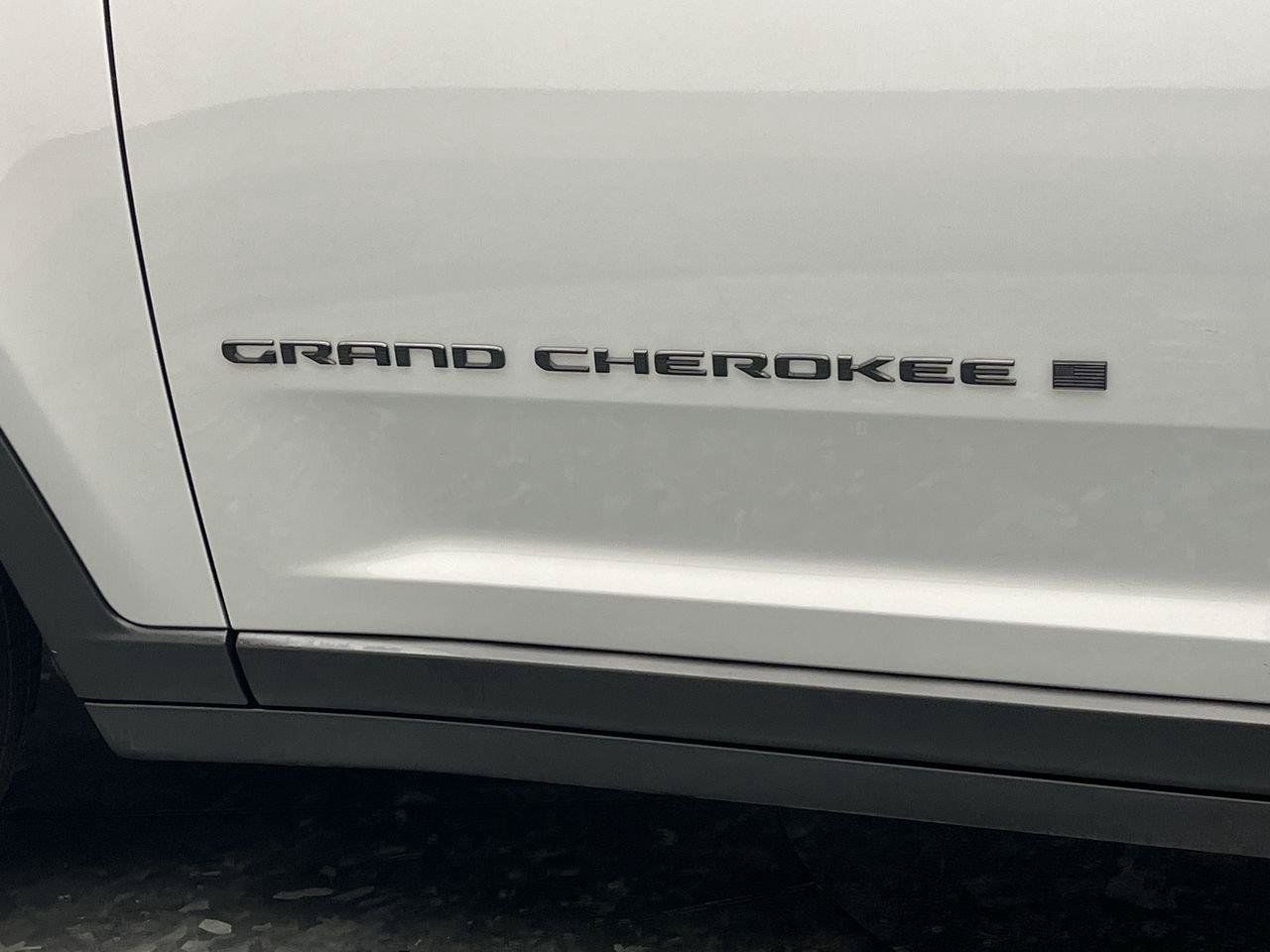 Used 2025 Jeep Grand Cherokee L Altitude AWD/4WD image 6
