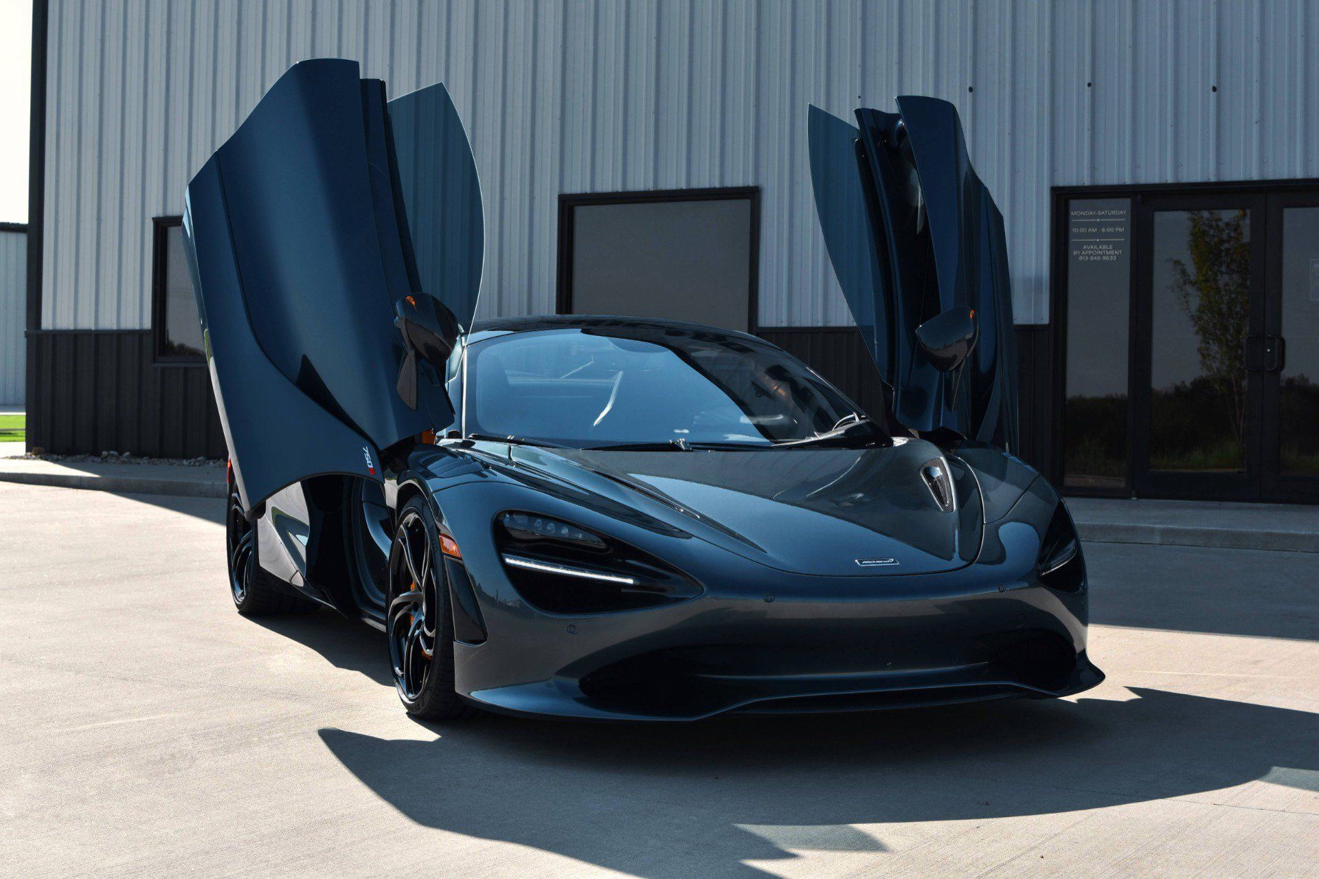 Used 2024 McLaren 750S Spider RWD image 9