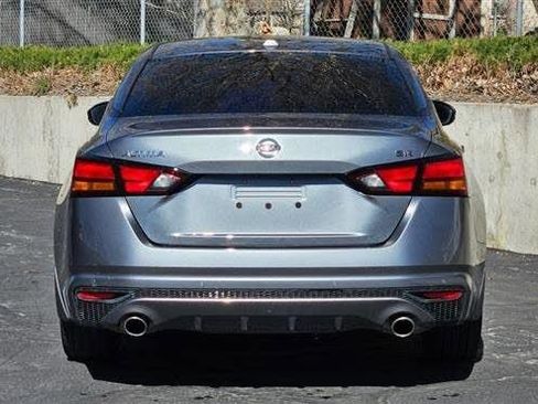 Used 2020 Nissan Altima 2.5 SR w/ Premium Package FWD image 4