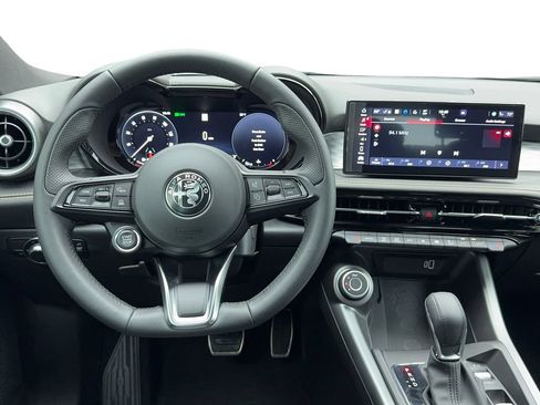 New 2025 Alfa Romeo Tonale w/ Premium Package AWD/4WD image 16
