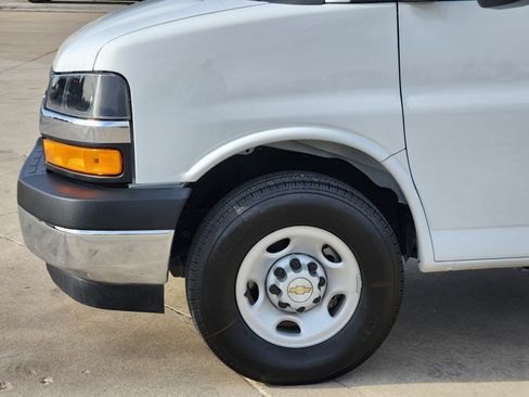 New 2025 Chevrolet Express 3500 w/ Power Convenience Package image 5