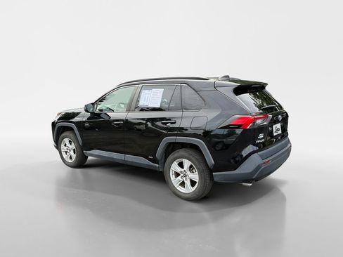 Used 2021 Toyota RAV4 LE AWD/4WD image 6