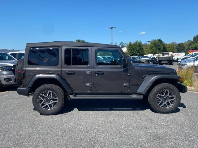 New 2025 Jeep Wrangler Unlimited Sahara AWD/4WD image 9