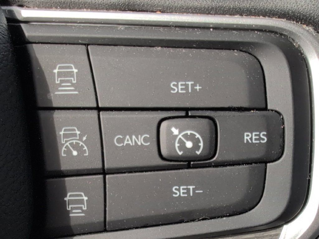 Used 2024 Jeep Wagoneer Series III AWD/4WD image 20