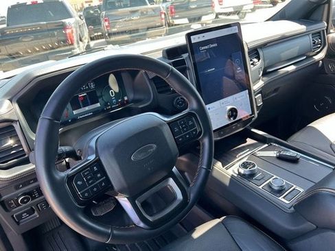 Used 2024 Ford Expedition Platinum AWD/4WD image 13