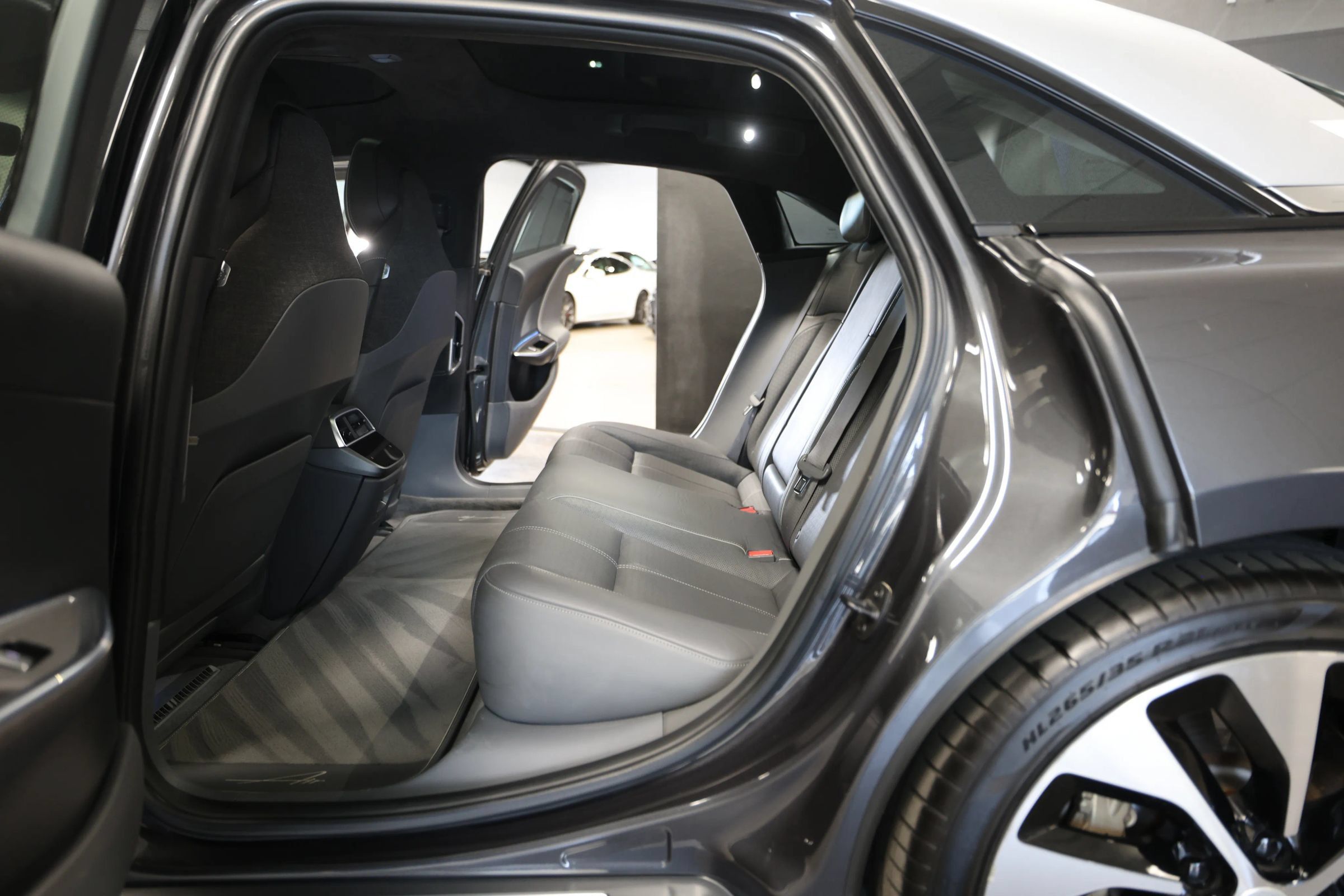 Used 2022 Lucid Air Grand Touring AWD/4WD image 48