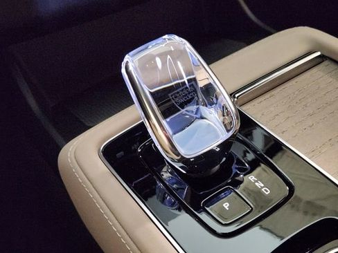 New 2026 Volvo XC90 B6 Plus w/ Protection Package Premier image 20