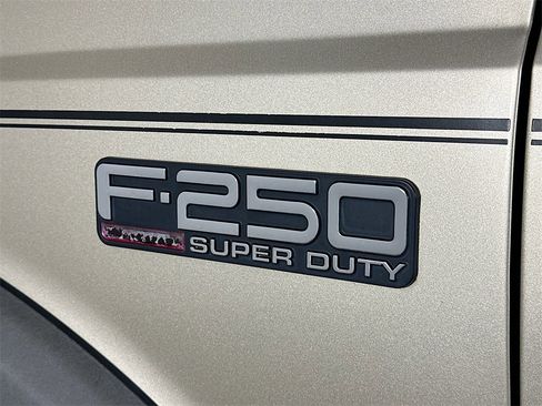 Used 2001 Ford F250 Lariat image 27