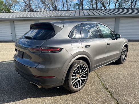 Used 2021 Porsche Cayenne AWD/4WD image 5