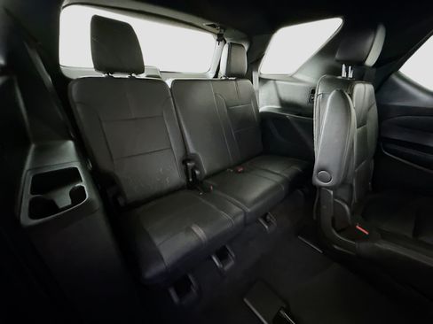 Used 2022 Chevrolet Traverse RS FWD image 43