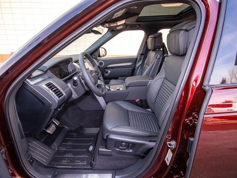 New 2026 Land Rover Discovery Limited Edition image 36