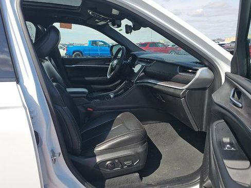 Used 2024 Jeep Grand Cherokee L Limited w/ Luxury Tech Group II image 7