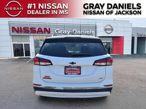 Used 2023 Chevrolet Equinox RS FWD image 3