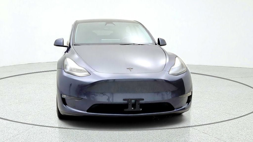 Used 2023 Tesla Model Y Long Range AWD/4WD image 2