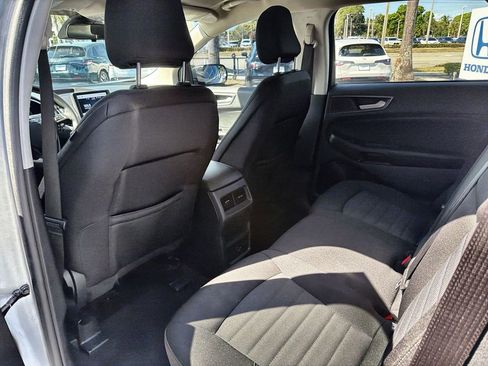 Used 2021 Ford Edge SE image 26