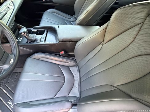 Used 2024 Lexus ES 350 F Sport w/ Accessory Package (Z2) FWD image 16