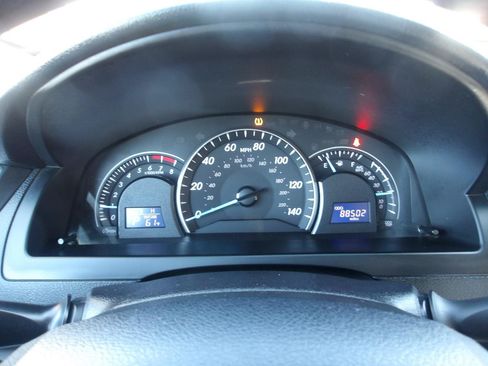Used 2015 Toyota Camry LE FWD image 16