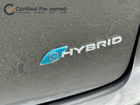 Used 2023 Chrysler Pacifica Pinnacle FWD image 30