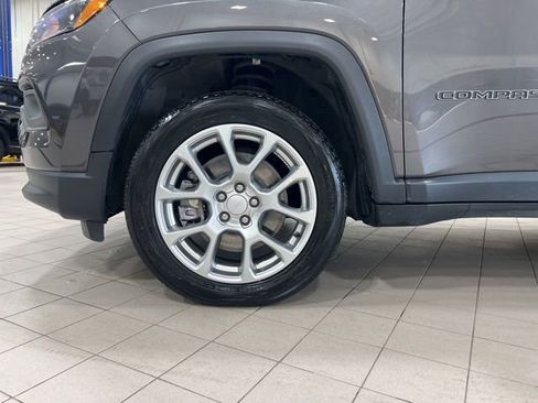 Used 2023 Jeep Compass Latitude AWD/4WD image 24
