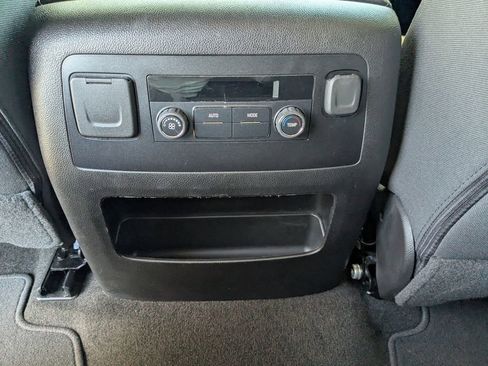 Used 2018 GMC Yukon SLE w/ Convenience Package image 14