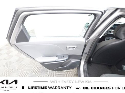 New 2025 Kia K4 LXS image 11