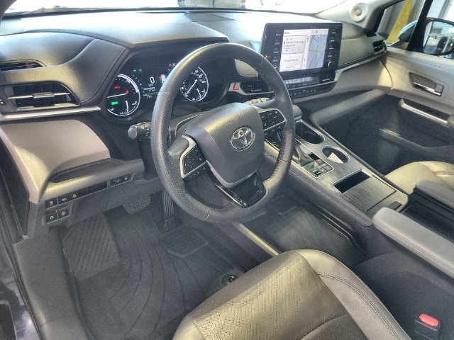 Used 2021 Toyota Sienna Limited FWD image 14