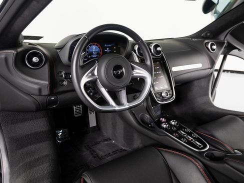 Used 2023 McLaren GT image 12